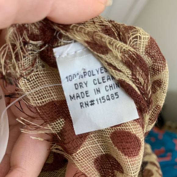 NET SHEET ANIMAL PRINT SCARF IN TAN, BLACK, BROWN - Picture 5 of 6